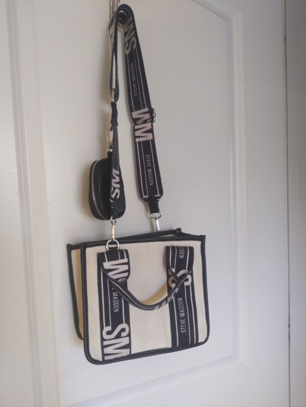 Steve Madden Bwebber Crossbody Tote Bag with earbud / coin purse